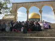 بالصور: طلاب شعبة الخامس في راشدية اللد في رحاب مدينة القدس